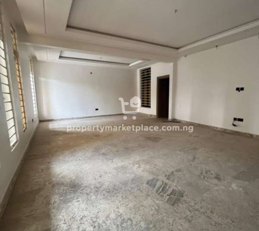 Luxurious 4 bedroom apartment in a serene area
