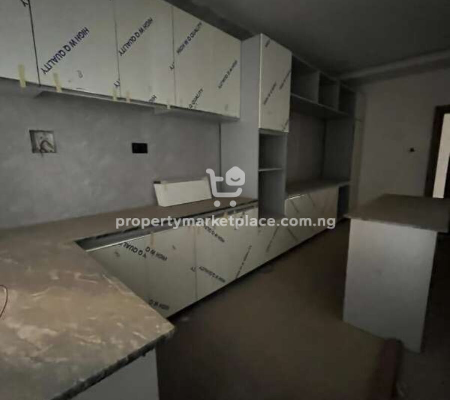 Luxurious 4 bedroom apartment in a serene area