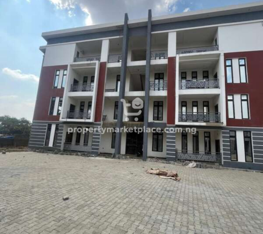 Luxurious 4 bedroom apartment in a serene area