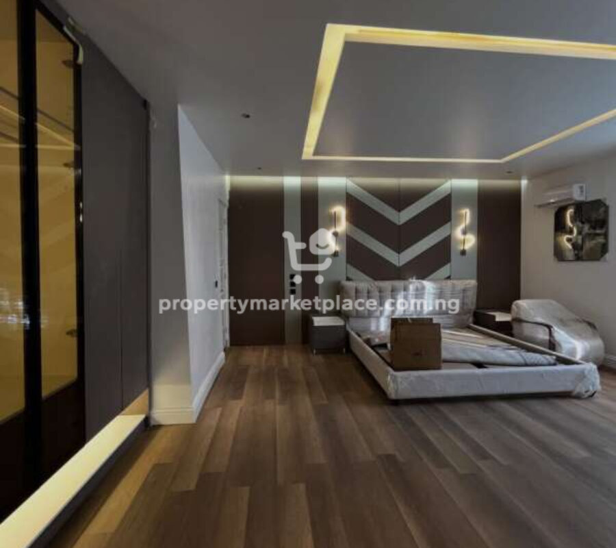 7 bedroom detached duplex with 2 rooms Bq