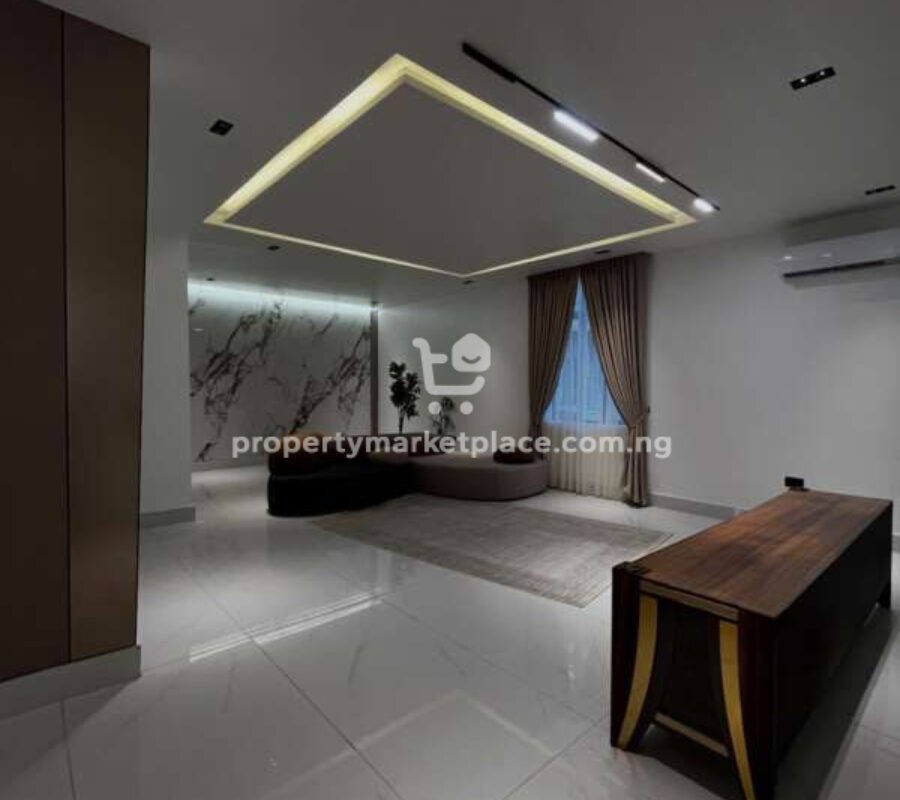 7 bedroom detached duplex with 2 rooms Bq