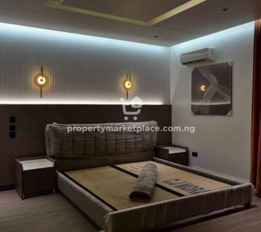 7 bedroom detached duplex with 2 rooms Bq