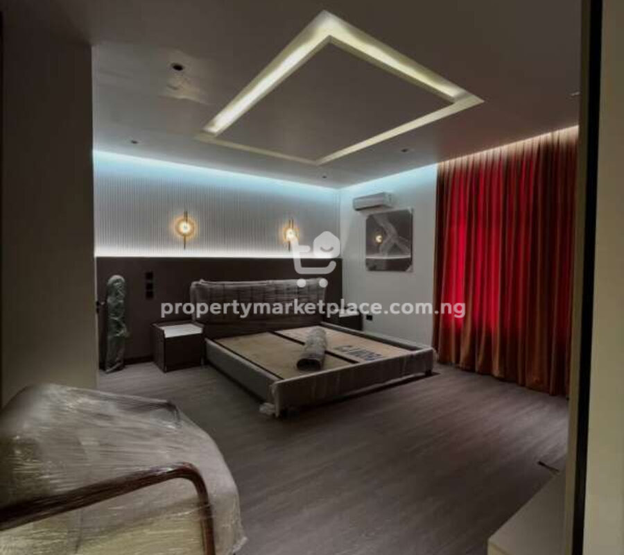 7 bedroom detached duplex with 2 rooms Bq