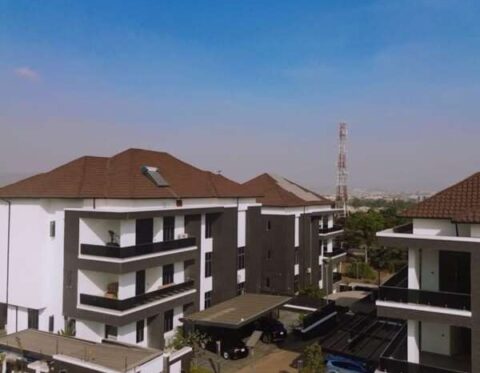 7 bedroom detached duplex with 2 rooms Bq
