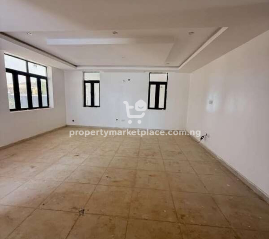 4 bedroom detached duplex with Bq