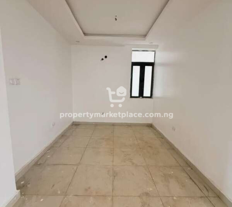 4 bedroom detached duplex with Bq