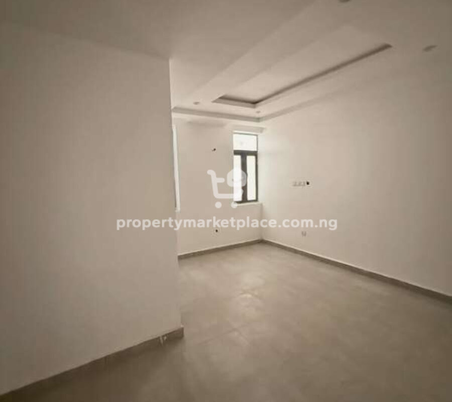 4 bedroom detached duplex with Bq