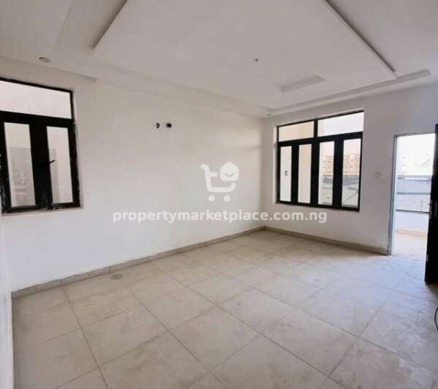 4 bedroom detached duplex with Bq