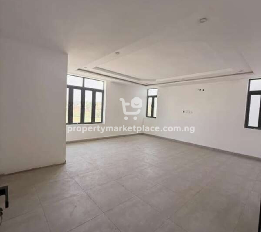 4 bedroom detached duplex with Bq