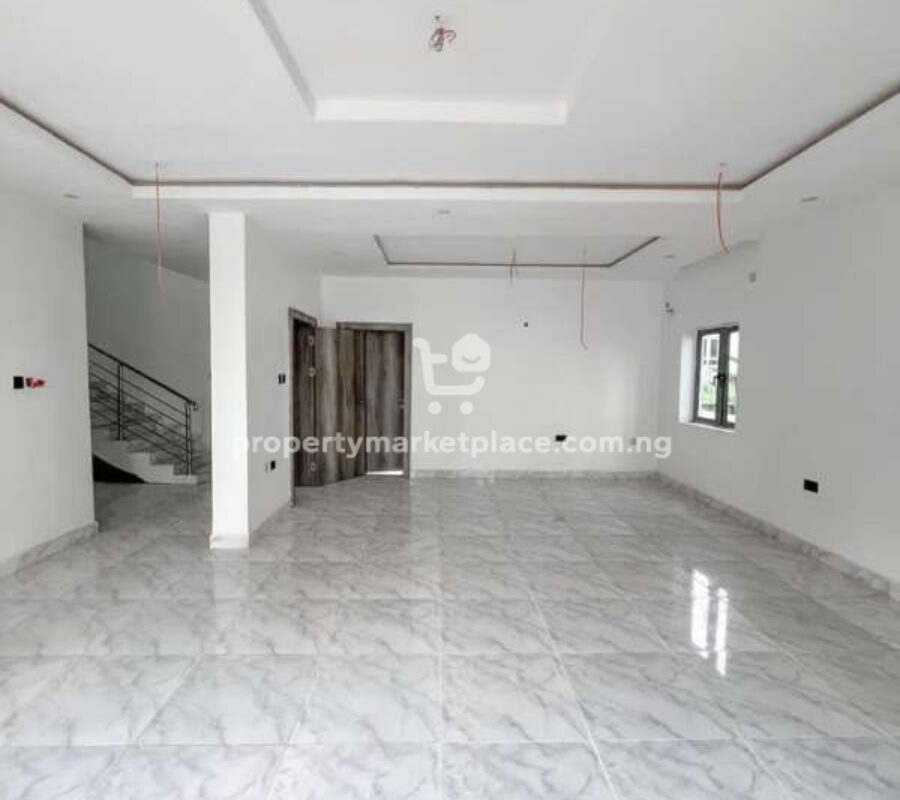 6 bedroom detached duplex with Bq
