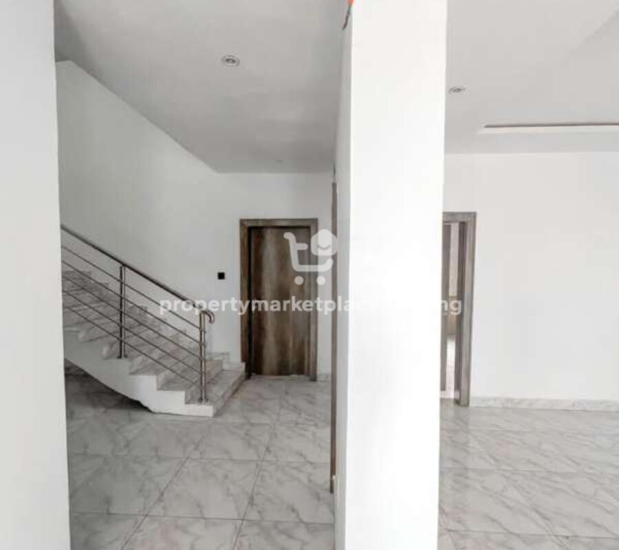 6 bedroom detached duplex with Bq