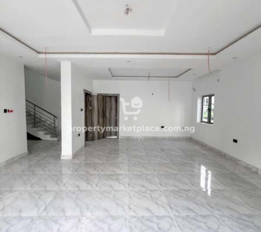 6 bedroom detached duplex with Bq