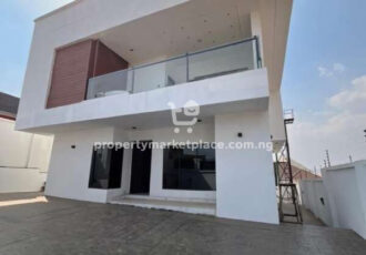 4 bedroom detached duplex with Bq