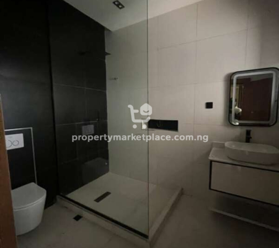4 bedroom detached duplex with Bq