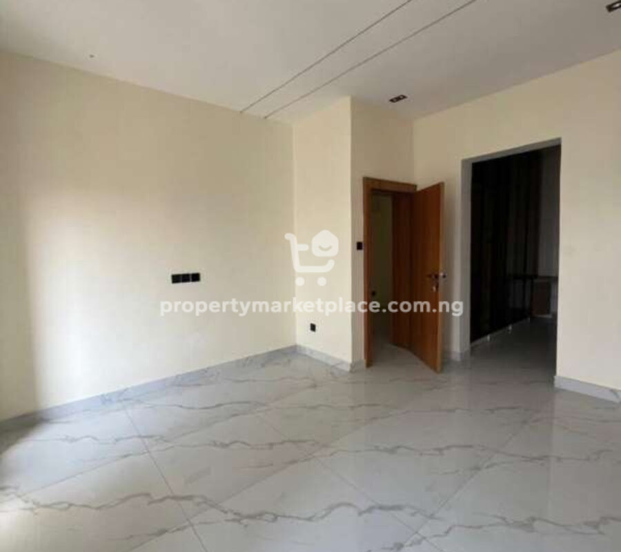 4 bedroom detached duplex with Bq