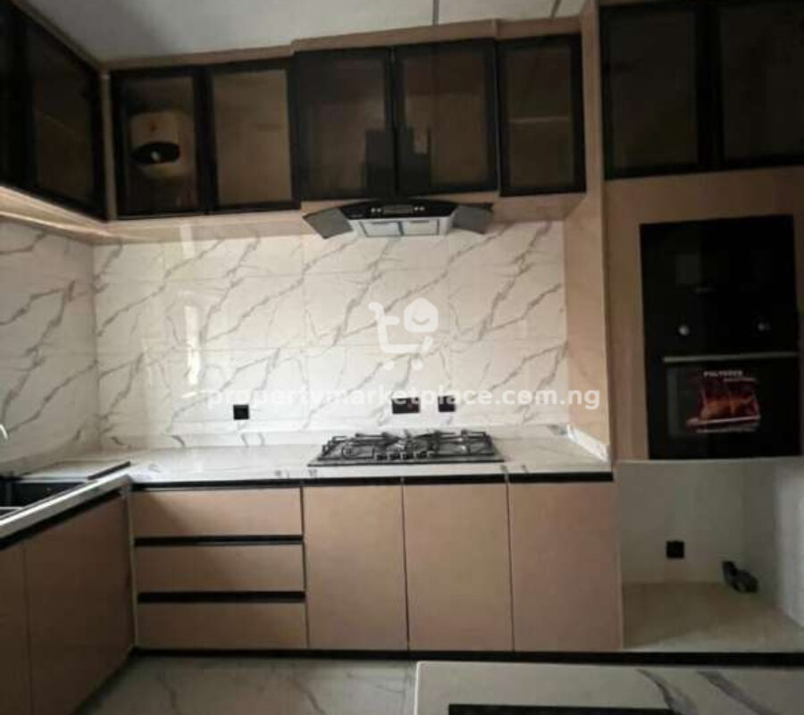 4 bedroom detached duplex with Bq