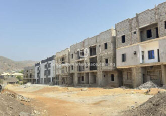 Spacious 3 bedroom flat