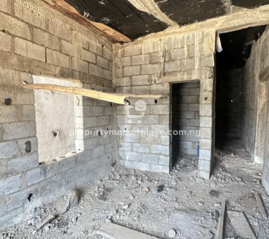 Spacious 3 bedroom flat
