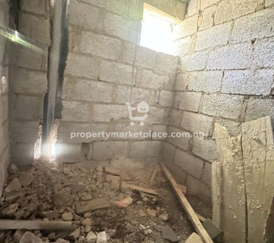Spacious 3 bedroom flat