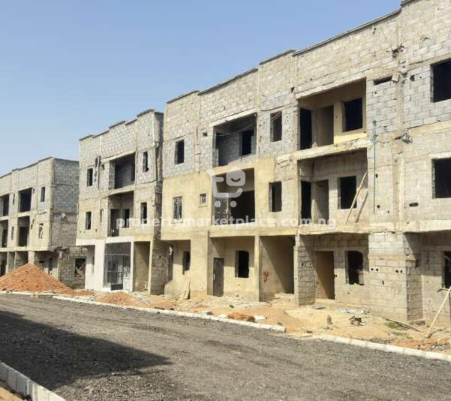 Spacious 3 bedroom flat