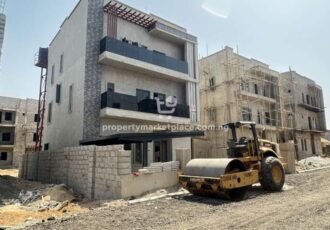 5 bedroom detached duplex with swimming pool