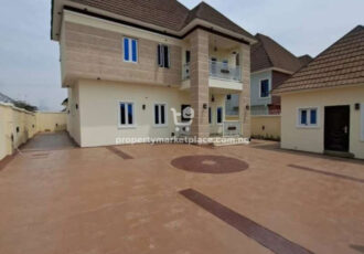 4 bedroom detached duplex with 2 rooms Bq