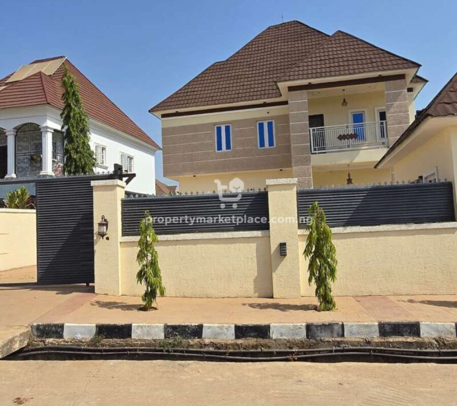 4 bedroom detached duplex with 2 rooms Bq