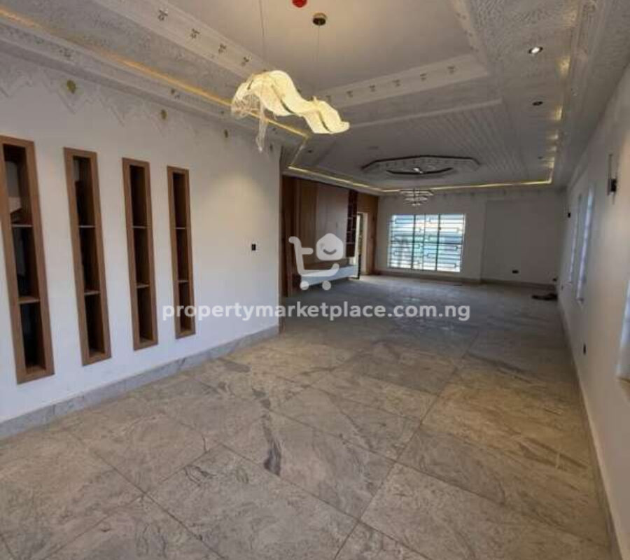 6 bedroom detached duplex with Bq