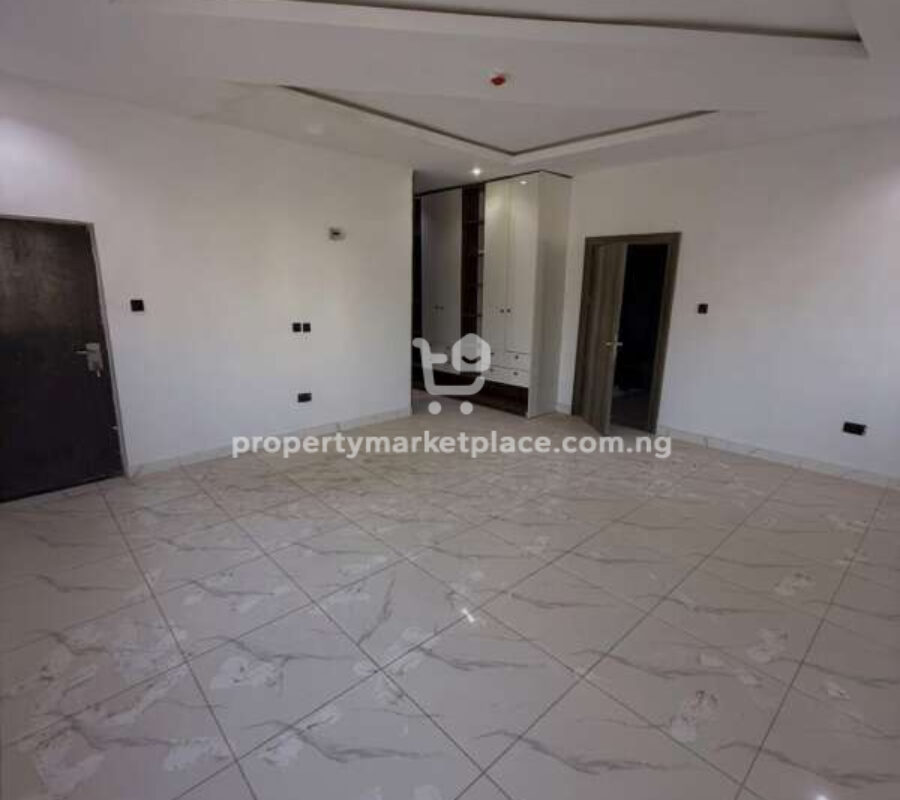 6 bedroom detached duplex with Bq
