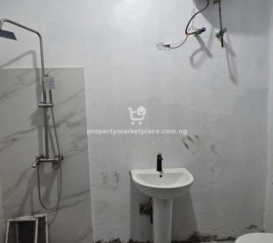 5 bedroom terrace duplex with a room boys quarters