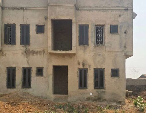 2 bedroom terrace duplex with Bq
