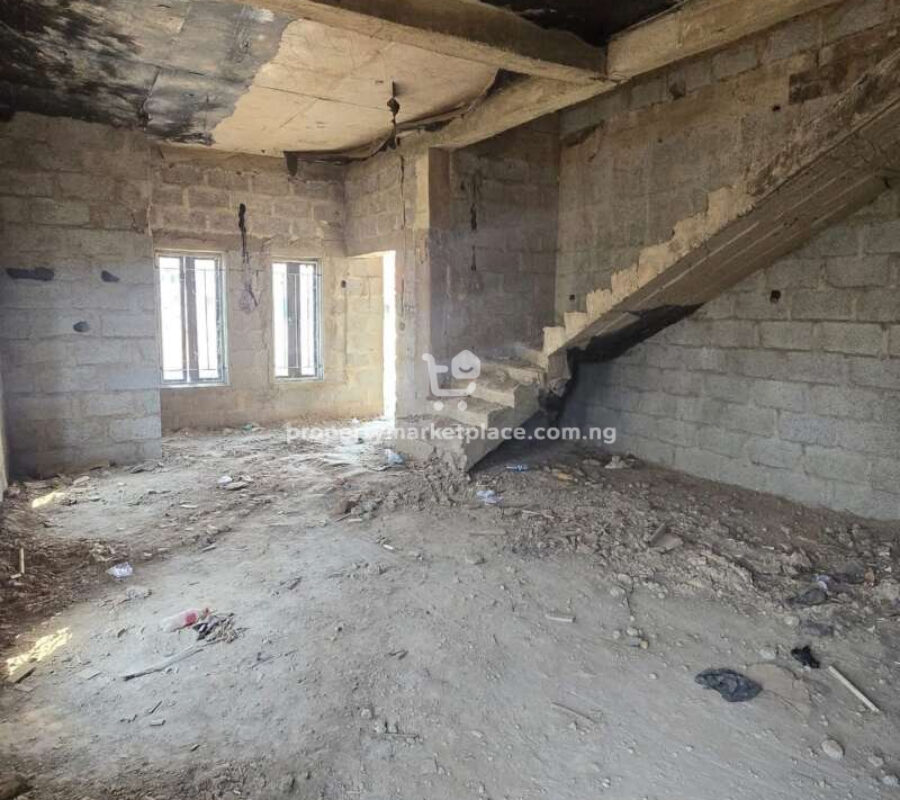2 bedroom terrace duplex with Bq