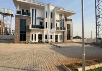 4 bedroom semi detached duplex with Bq