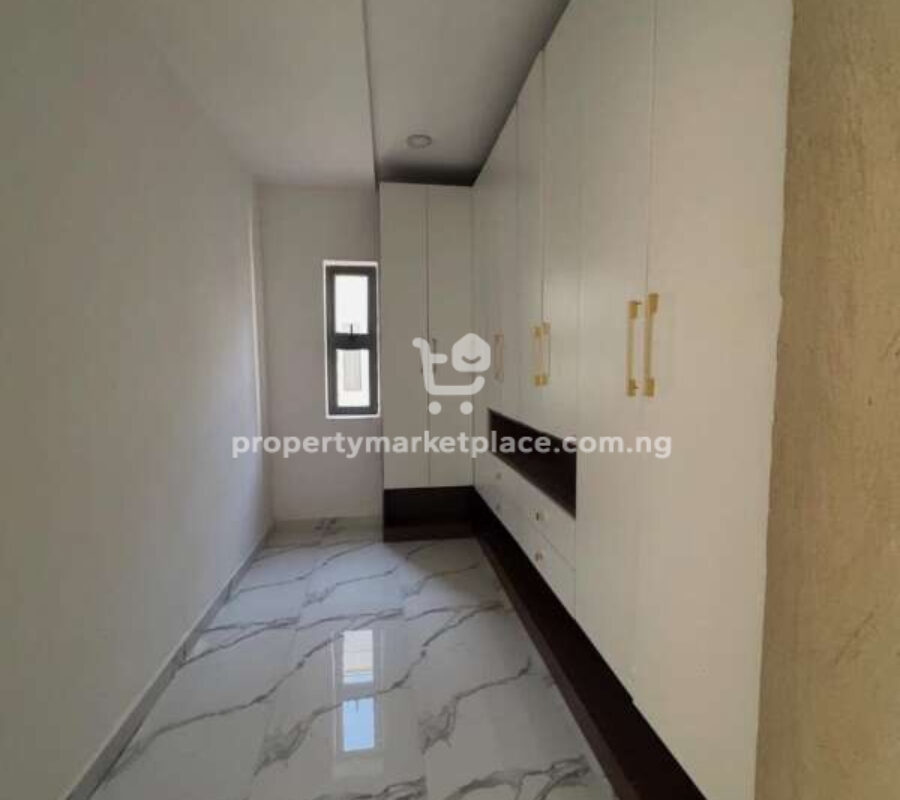 4 bedroom semi detached duplex with Bq
