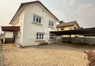 4 bedroom detached duplex with 2 rooms Bq
