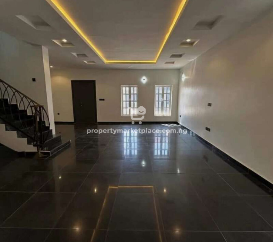 4 bedroom semi-detached duplex with Bq