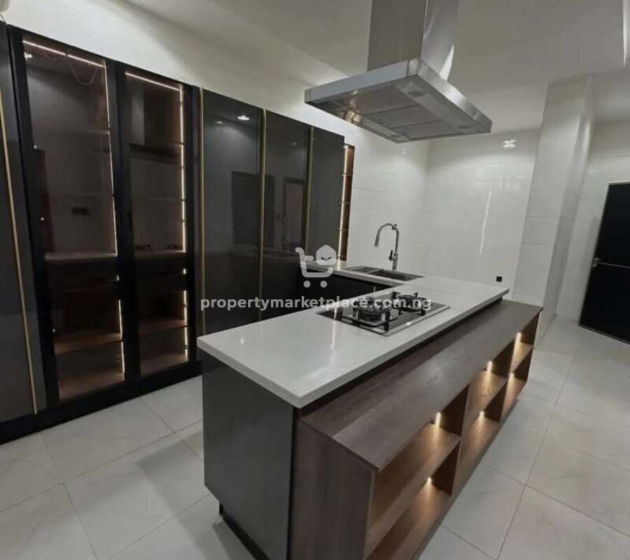 4 bedroom semi-detached duplex with Bq