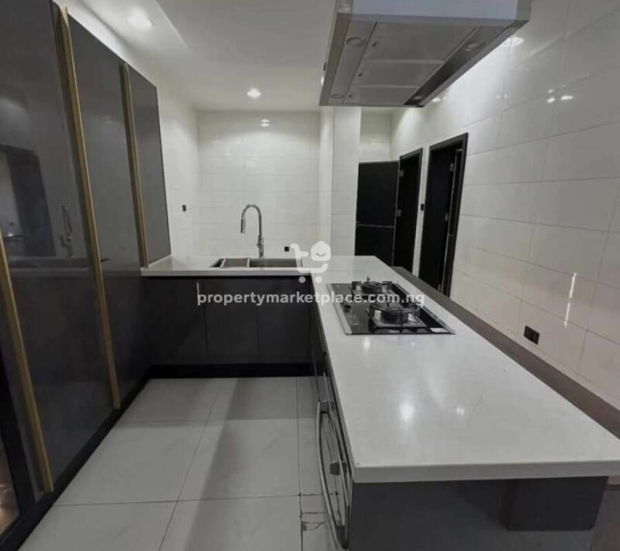 4 bedroom semi-detached duplex with Bq