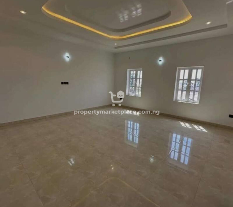 4 bedroom semi-detached duplex with Bq