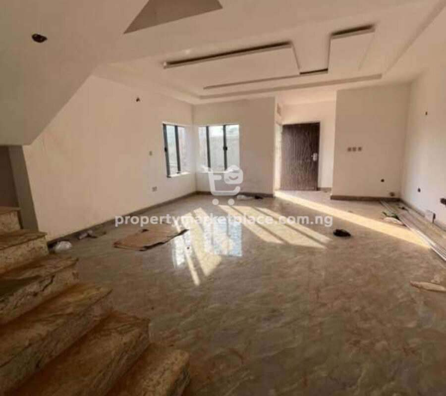 Spacious 4 bedroom terrace duplex with Bq