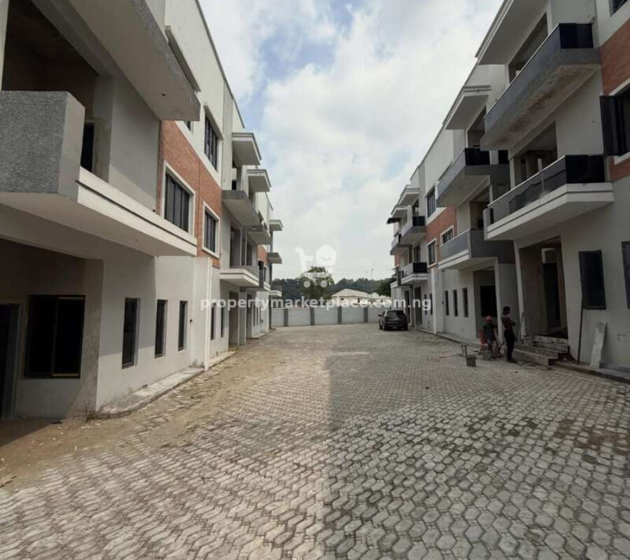 4 bedroom terrace duplex with Bq