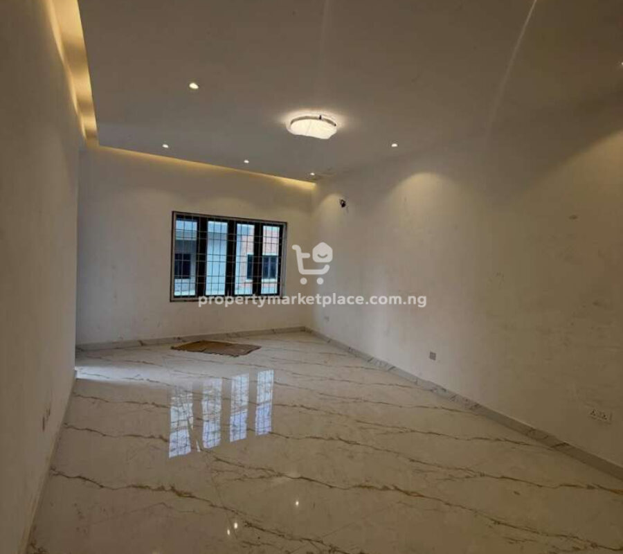 4 bedroom terrace duplex with Bq