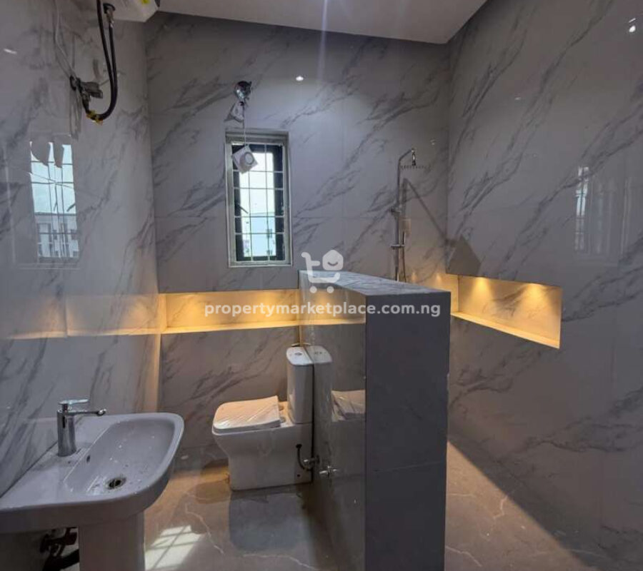 4 bedroom terrace duplex with Bq