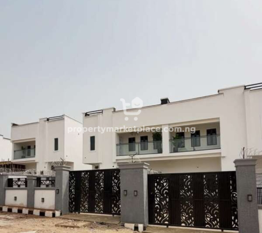 4 bedroom semi-detached duplex with Bq