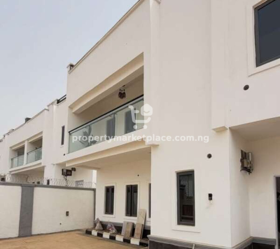 4 bedroom semi-detached duplex with Bq
