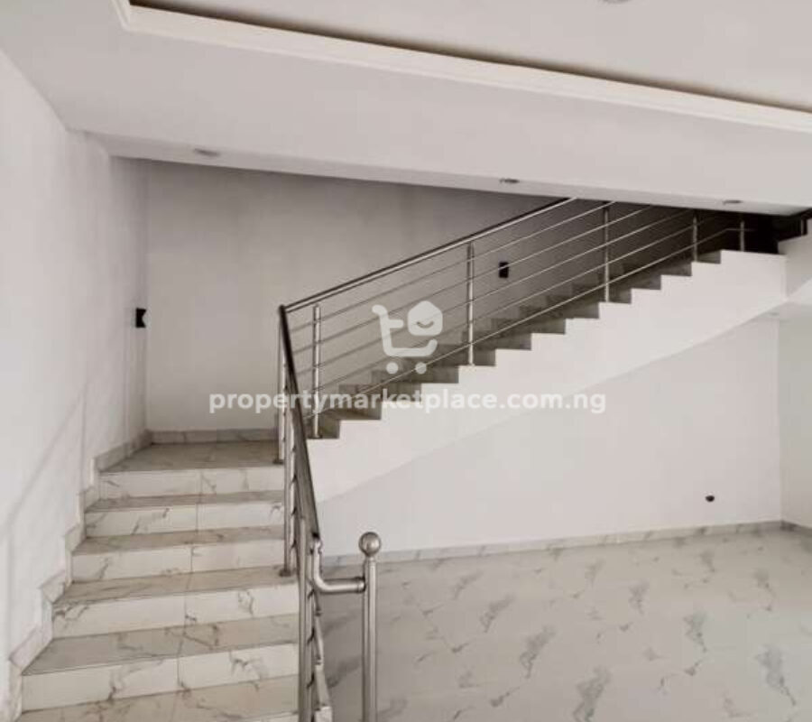 4 bedroom semi-detached duplex with Bq