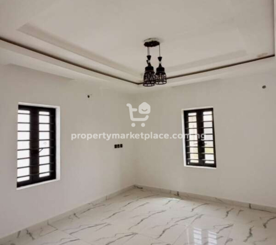 4 bedroom semi-detached duplex with Bq