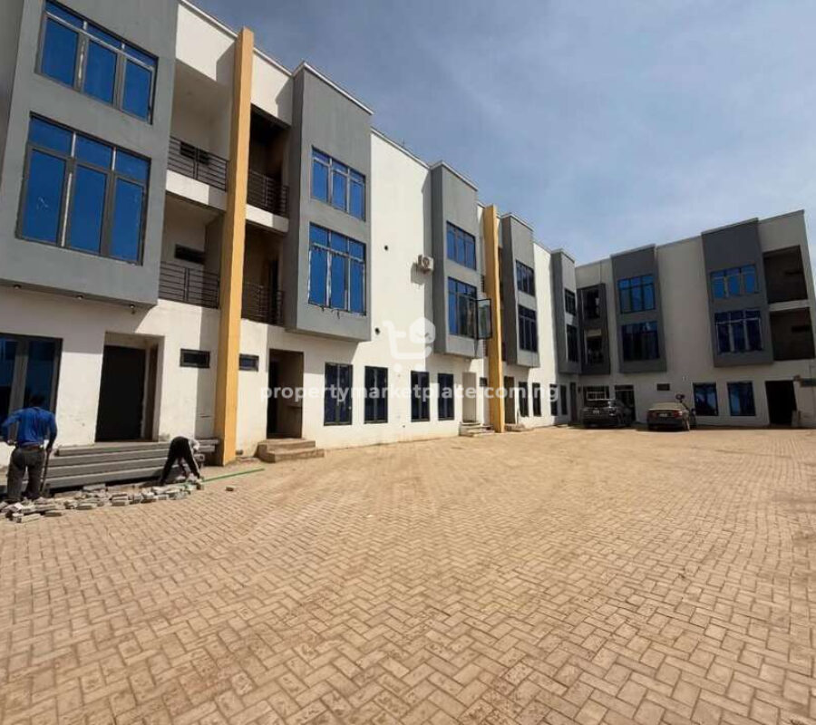 4 bedroom terrace duplex with Bq