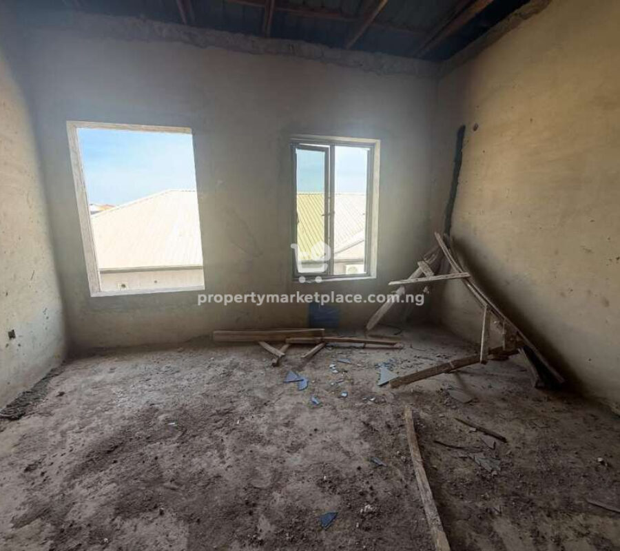 4 bedroom terrace duplex with Bq