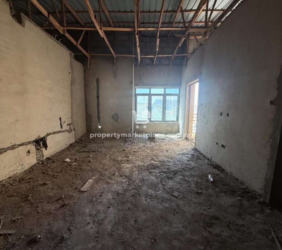 4 bedroom terrace duplex with Bq